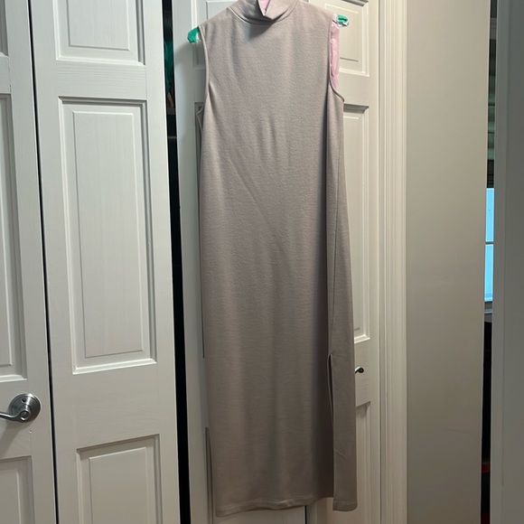 Vince wool turtleneck dress w low slit - size small - Picture 1 of 1